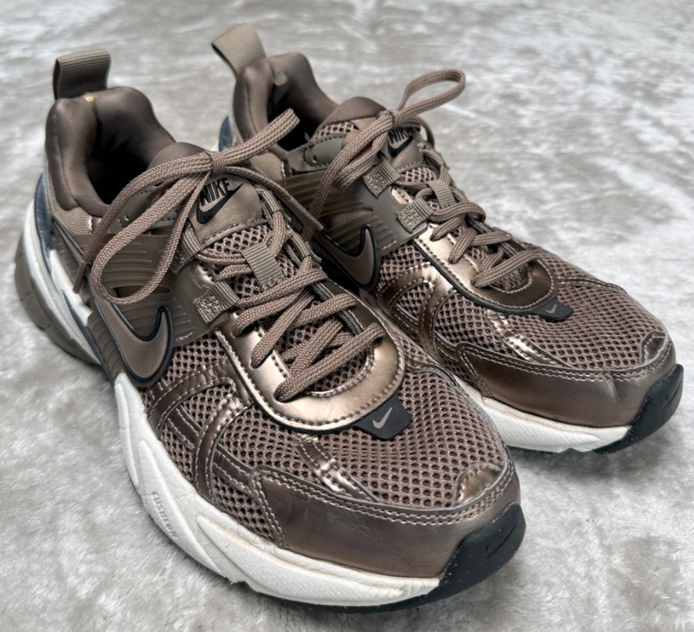 Nike V2K Run Mink Brown Ironstone Metallic Sneakers Womens Size 9.5 FD0736-202